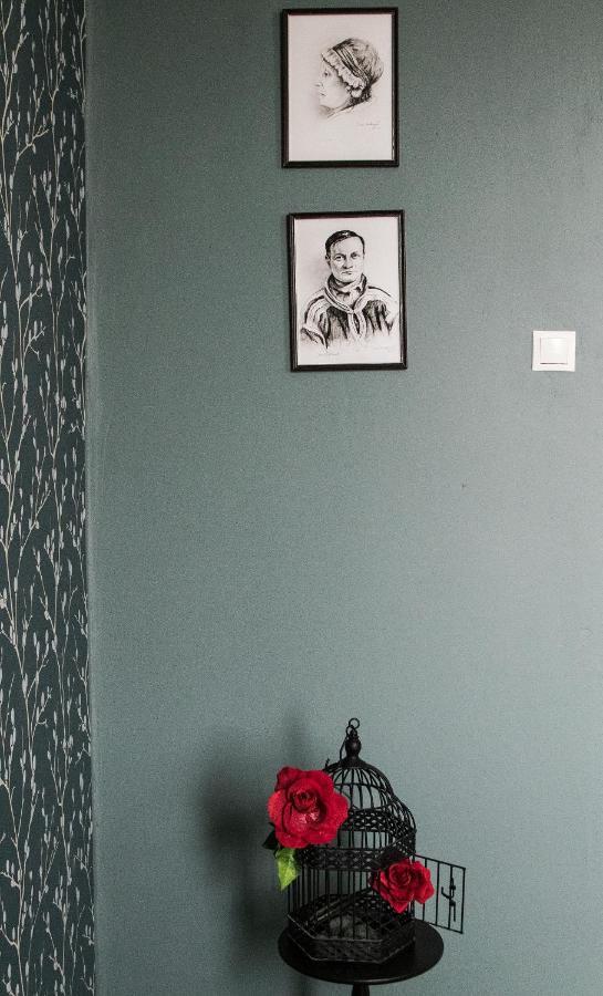 Classy Green Old Town Apartment Klaipeda Ngoại thất bức ảnh